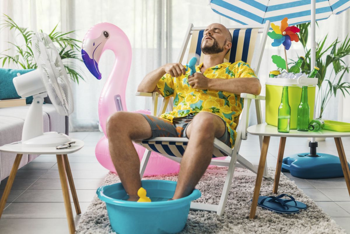 Secondo un'indagine condotta quest'anno da Tecnè per Federalberghi, quasi una persona adulta su due (il 48,5 per cento) ha trascorso il periodo di ferie senza spostarsi dalla propria città o dalla propria casa.